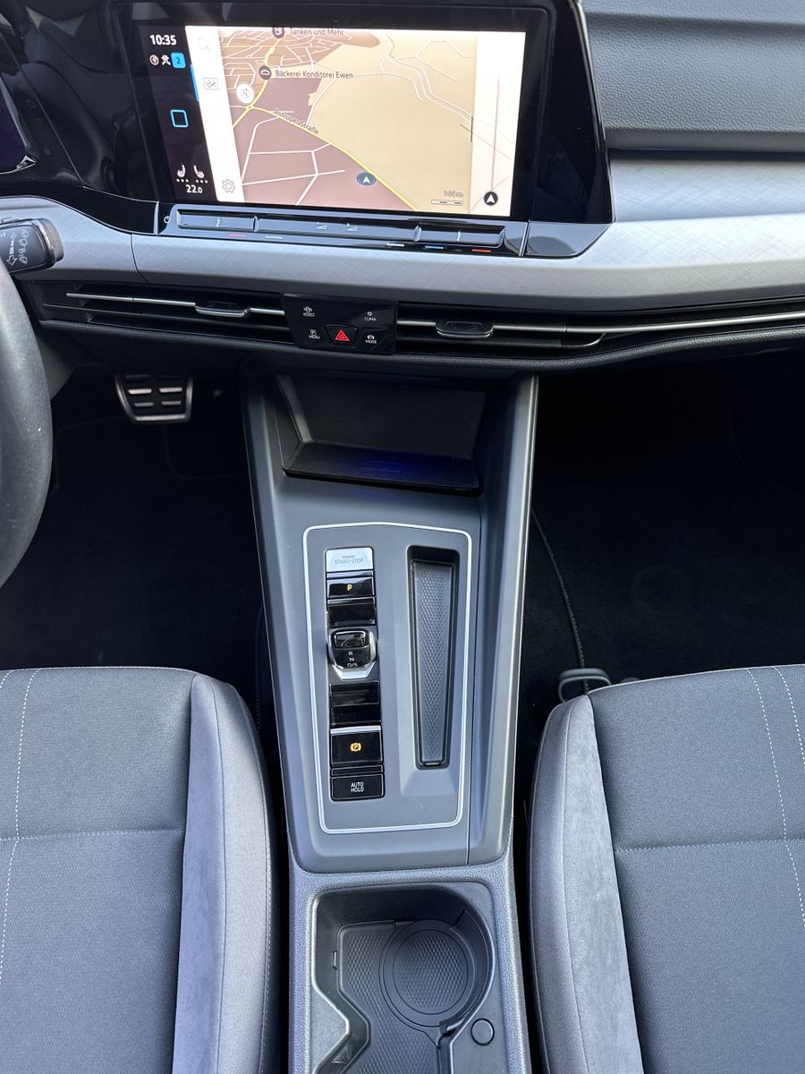 Fahrzeugabbildung Volkswagen Golf Alltrack 4Motion NAV+LED+PANO+ACC+17ZO+SHZ