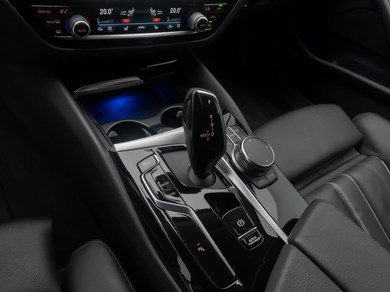 BMW 520 d xD Individual Sport HUD DAB Komfort Laser, миниатюра 24