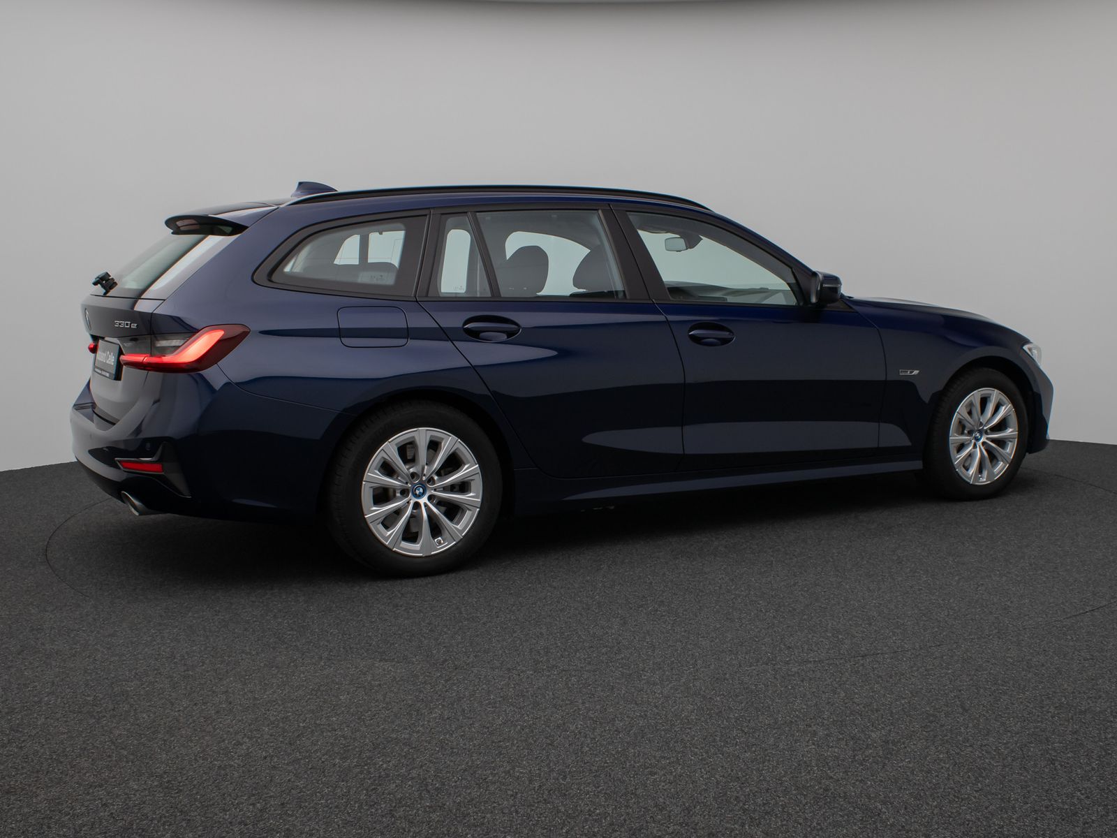 Fahrzeugabbildung BMW 330e Laser HUD DAB PDC Stop&Go Komfort Alarm