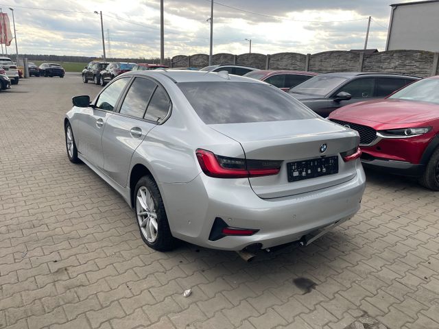 BMW 320i Advantage Automatik