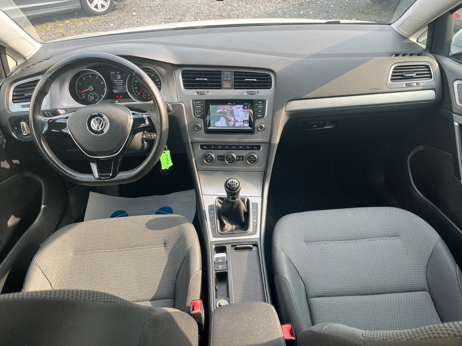 Fahrzeugabbildung Volkswagen Golf VII 1.4 TSI Comfort Navi *ZAHNRIEMEN NEU*