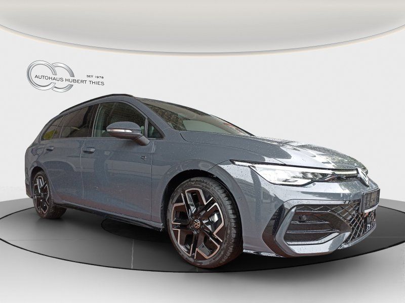 Fahrzeugabbildung Volkswagen Golf Var. VIII  1.5 eTSI DSG R-Line