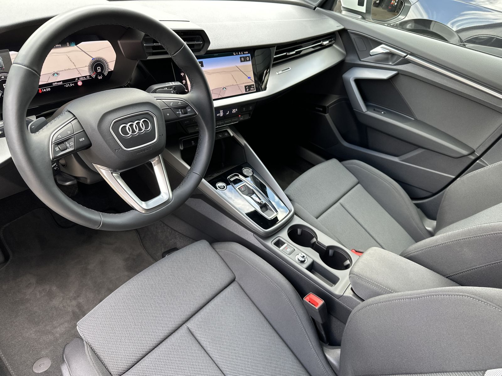 Fahrzeugabbildung Audi A3 35 TFSI allstreet NAV+LED+SONOS+17ZO+ACC+1HD
