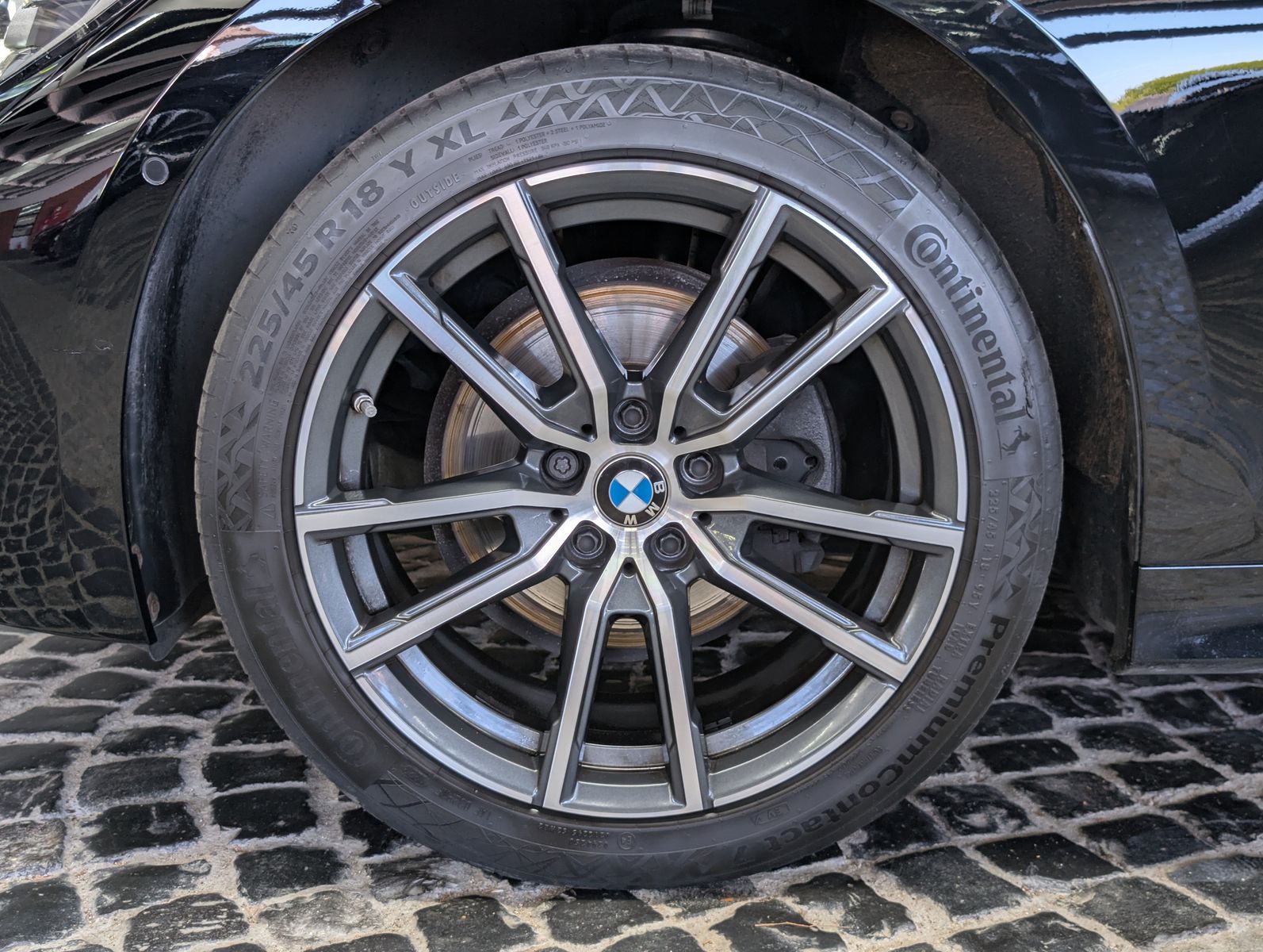Fahrzeugabbildung BMW 320 i Sport Line Shadow H&K PANO ACC LEDER KAM