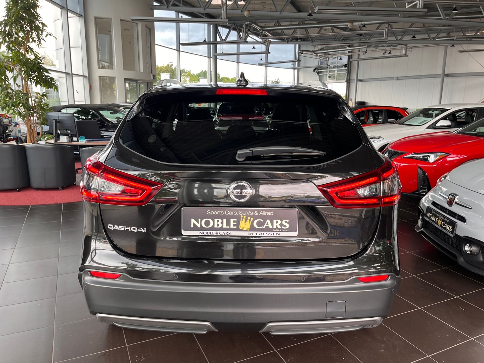Fahrzeugabbildung Nissan Qashqai Zama AHK PANO NAV RFK SHZ