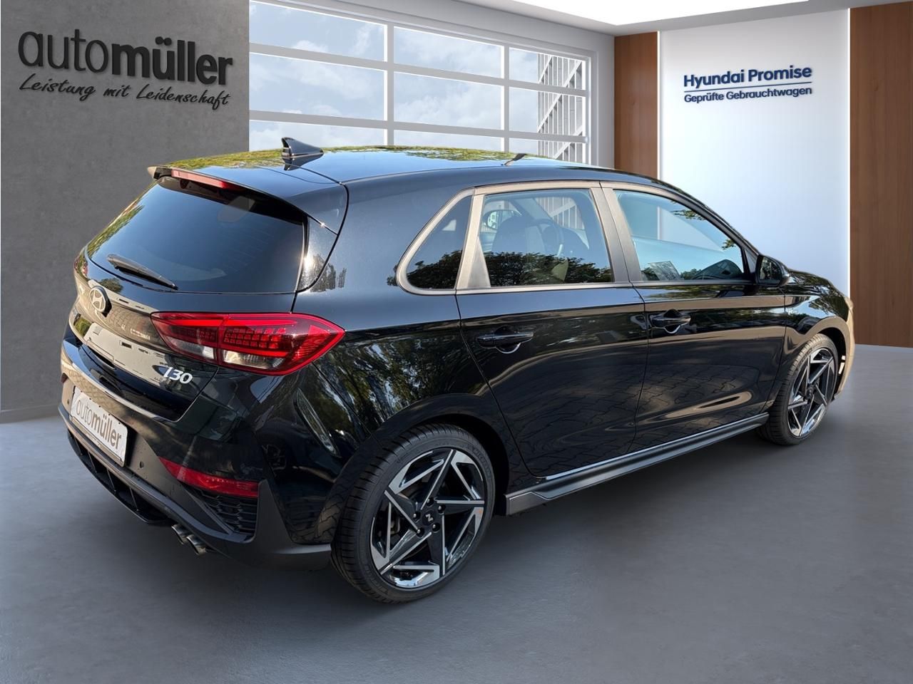 Fahrzeugabbildung Hyundai i30 N-LINE ACC AUT DynLicht Kam. KeyLess KlimaA