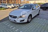 Volvo VOLVO V60 D2 1.6 Kinetic - Volvo V60 Kinetic mit Diesel-Antrieb