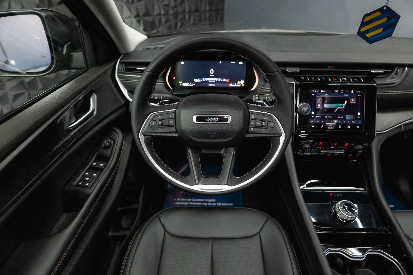 Fahrzeugabbildung Jeep Grand Cherokee 3.6 4x4 LAREDO L ACC Kamera 19%