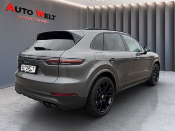 Porsche Cayenne - 6