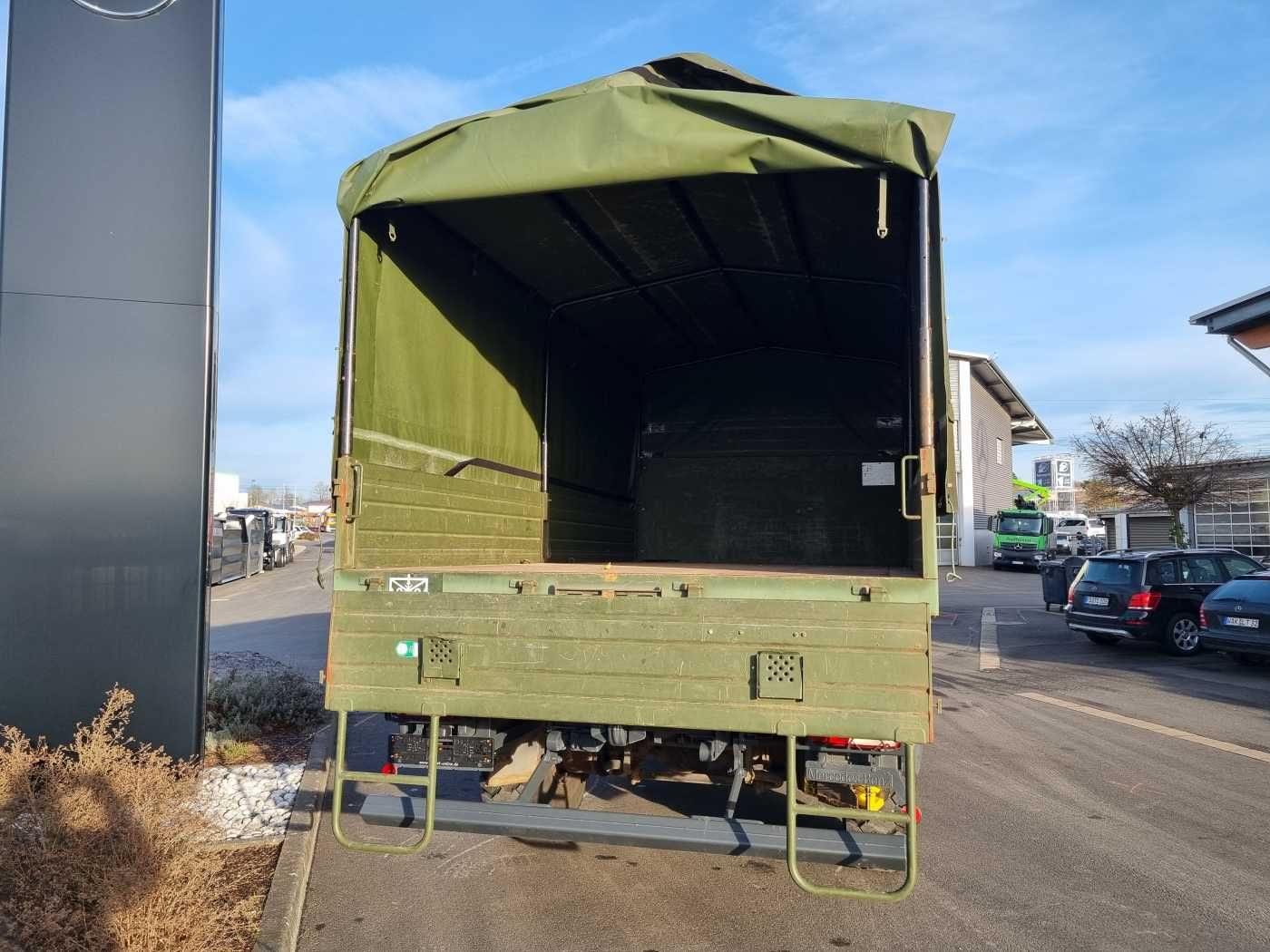 Fahrzeugabbildung Mercedes-Benz Axor 1829 A 4x4 Pritsche/Plane 10 Stück