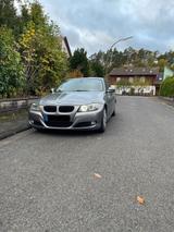BMW e90 Facelift 318i - BMW 3er Reihe aus 2011: Facelift