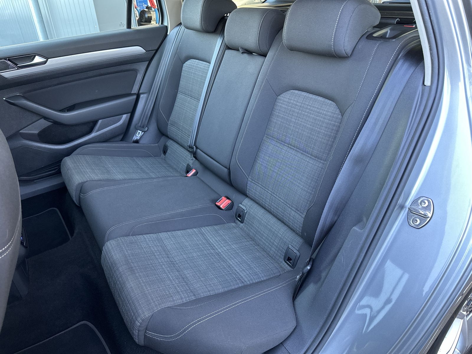 Fahrzeugabbildung Volkswagen Passat Variant 2.0 TDI DSG Business NAV+LED+ACC