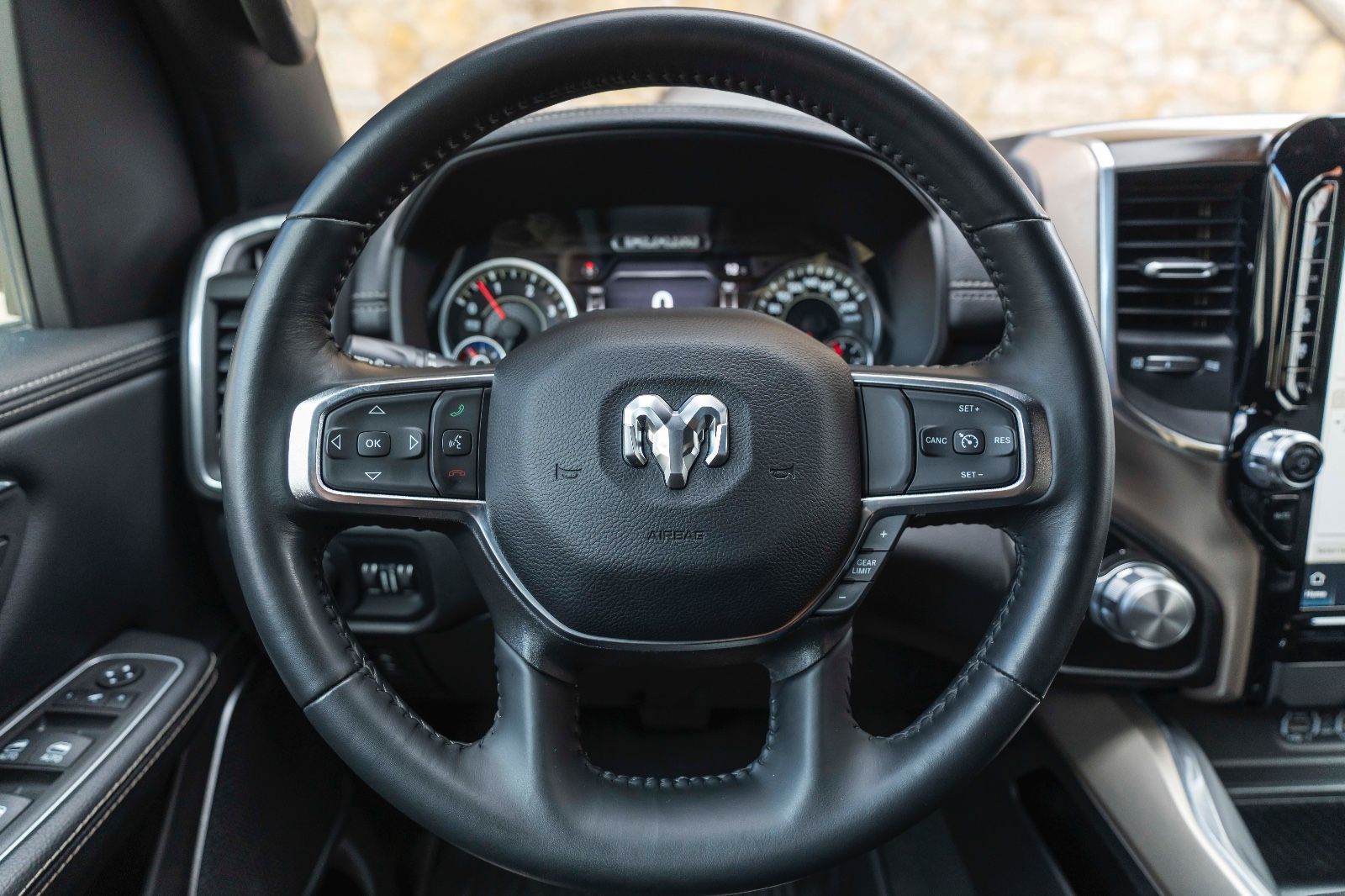 Fahrzeugabbildung Dodge RAM 3.0L LARAMIE ECODIESEL M+S LEDER SZH/SZK KAM