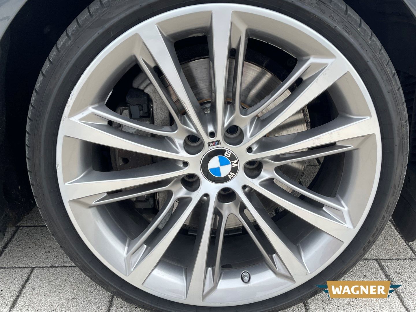 Fahrzeugabbildung BMW 535 d xDrive M-Paket Touring DPF Head-UP