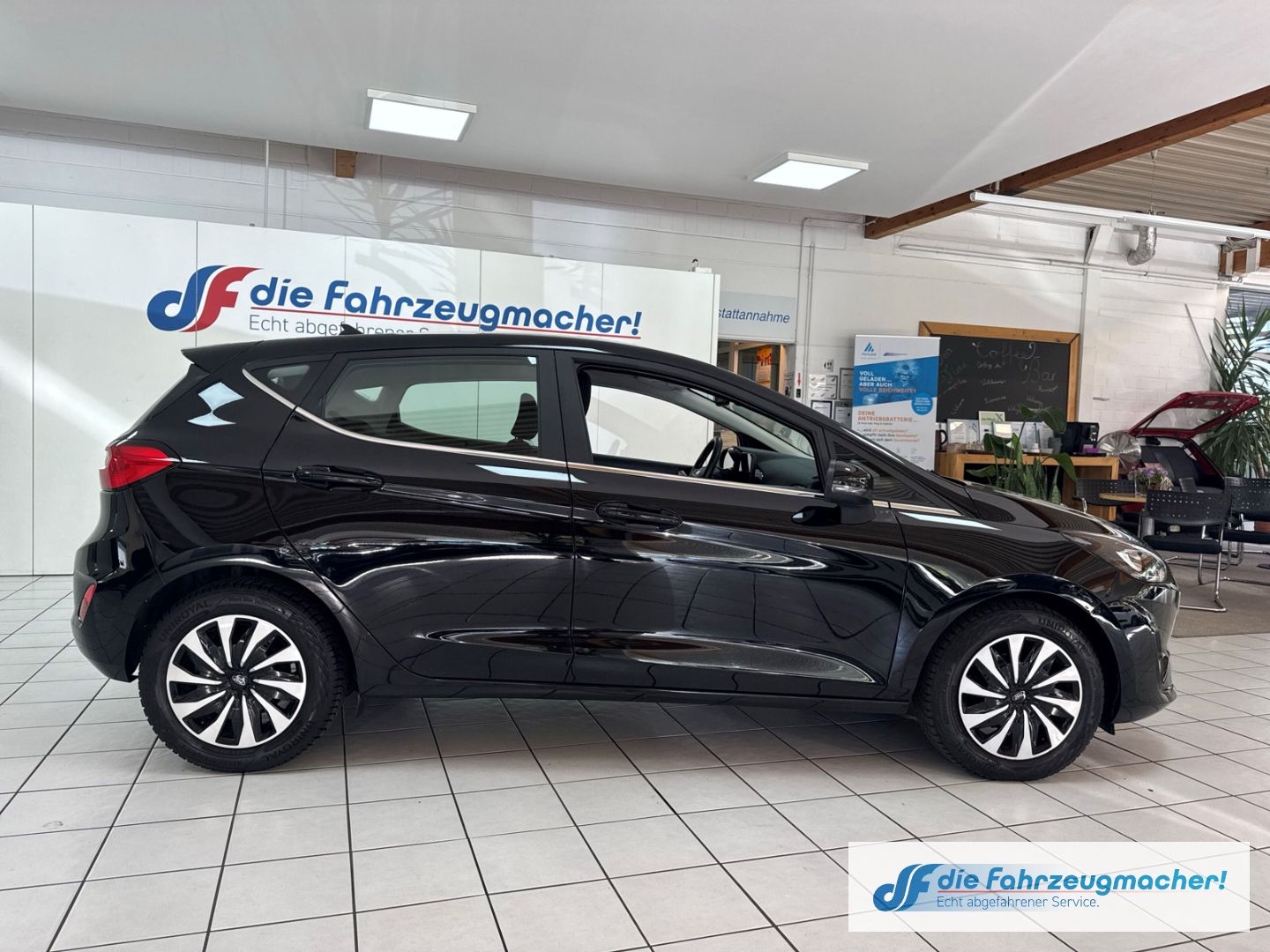 Fahrzeugabbildung Ford Fiesta Titanium Navi LED Blendfreies Fernl. Kurv