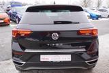 Volkswagen T-Roc 2.0 TSI Sport 4Motion DSG LED Navi ACC PDC - Volkswagen T-Roc mit Benzin-Antrieb: Geländewagen, Automatik