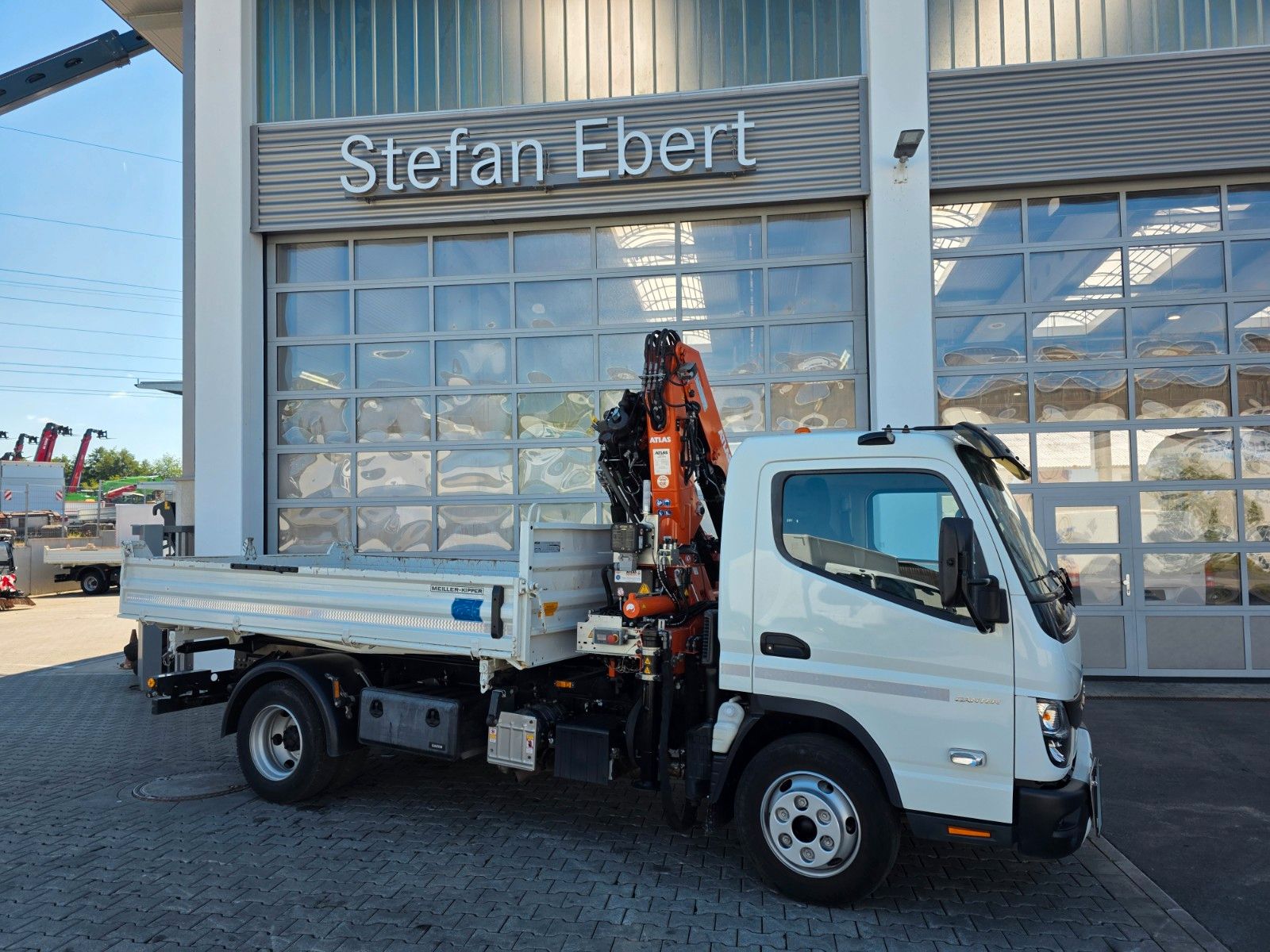 Fahrzeugabbildung Mitsubishi Fuso Canter 7C18 KK Atlas 57.3RC-A2 Funk AHK