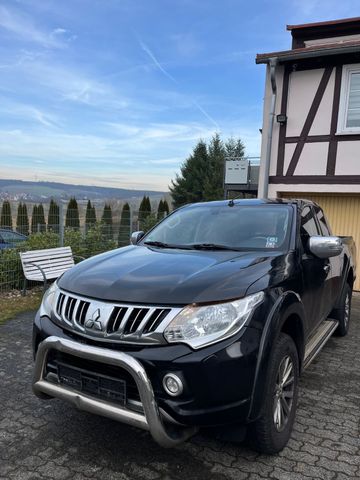 Mitsubishi L200 Plus Club Cab 4WD *1.Hand*Neues Model*