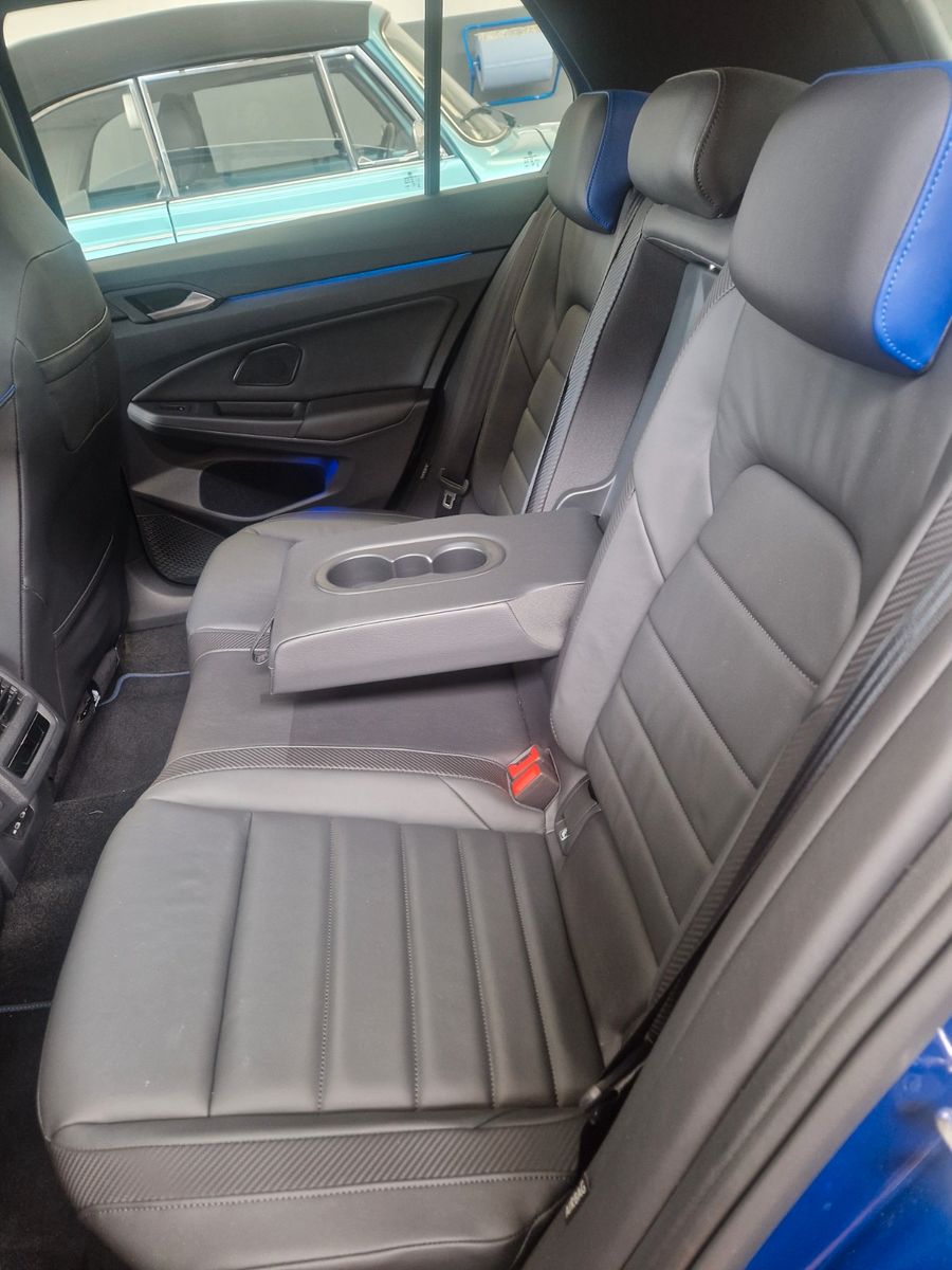 Volkswagen Golf VIII R 4MOTION PANO AMBIENTE DEKRA PERFORM foto 12