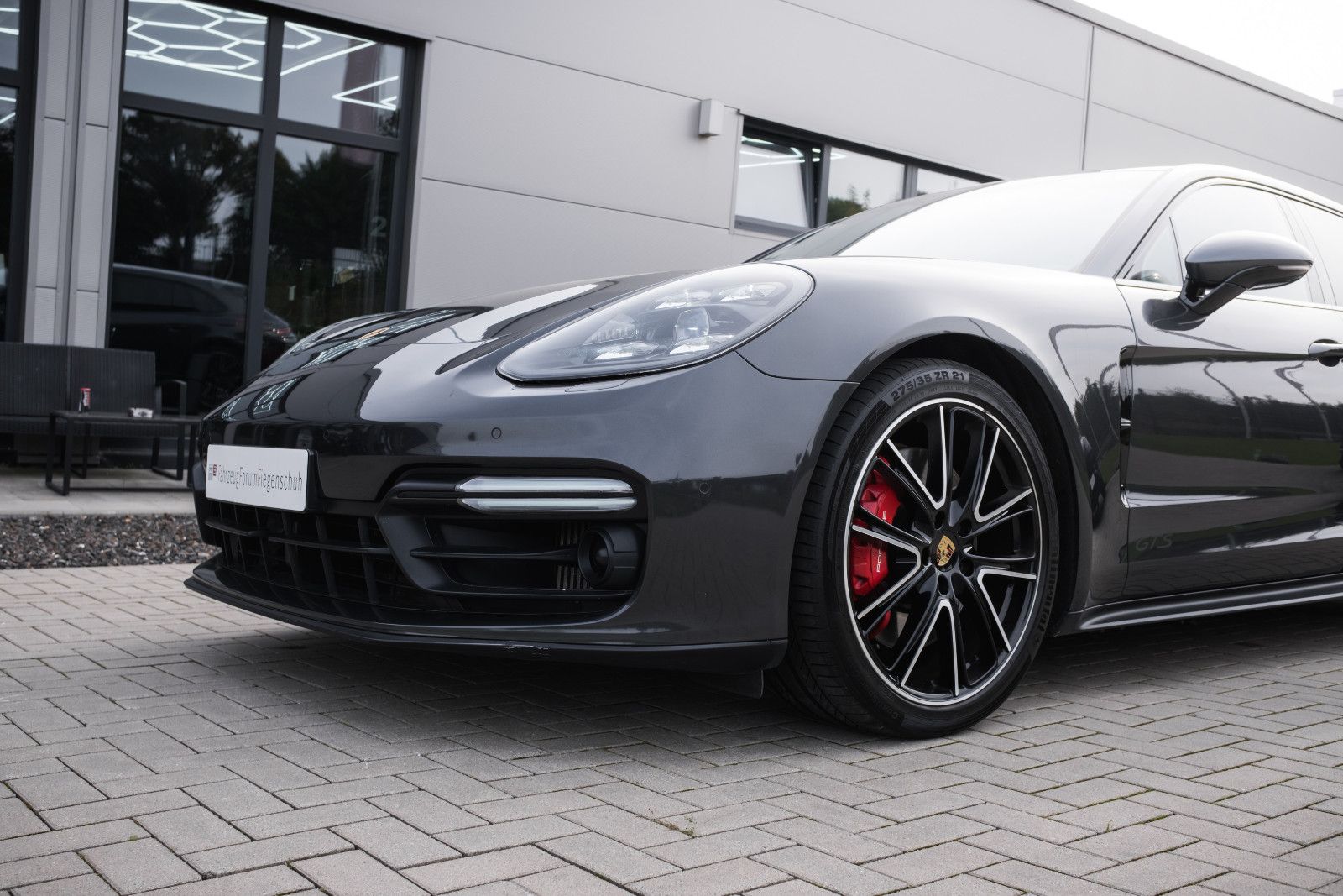 Fahrzeugabbildung Porsche Panamera Sport Turismo GTS-BOSE-Approved