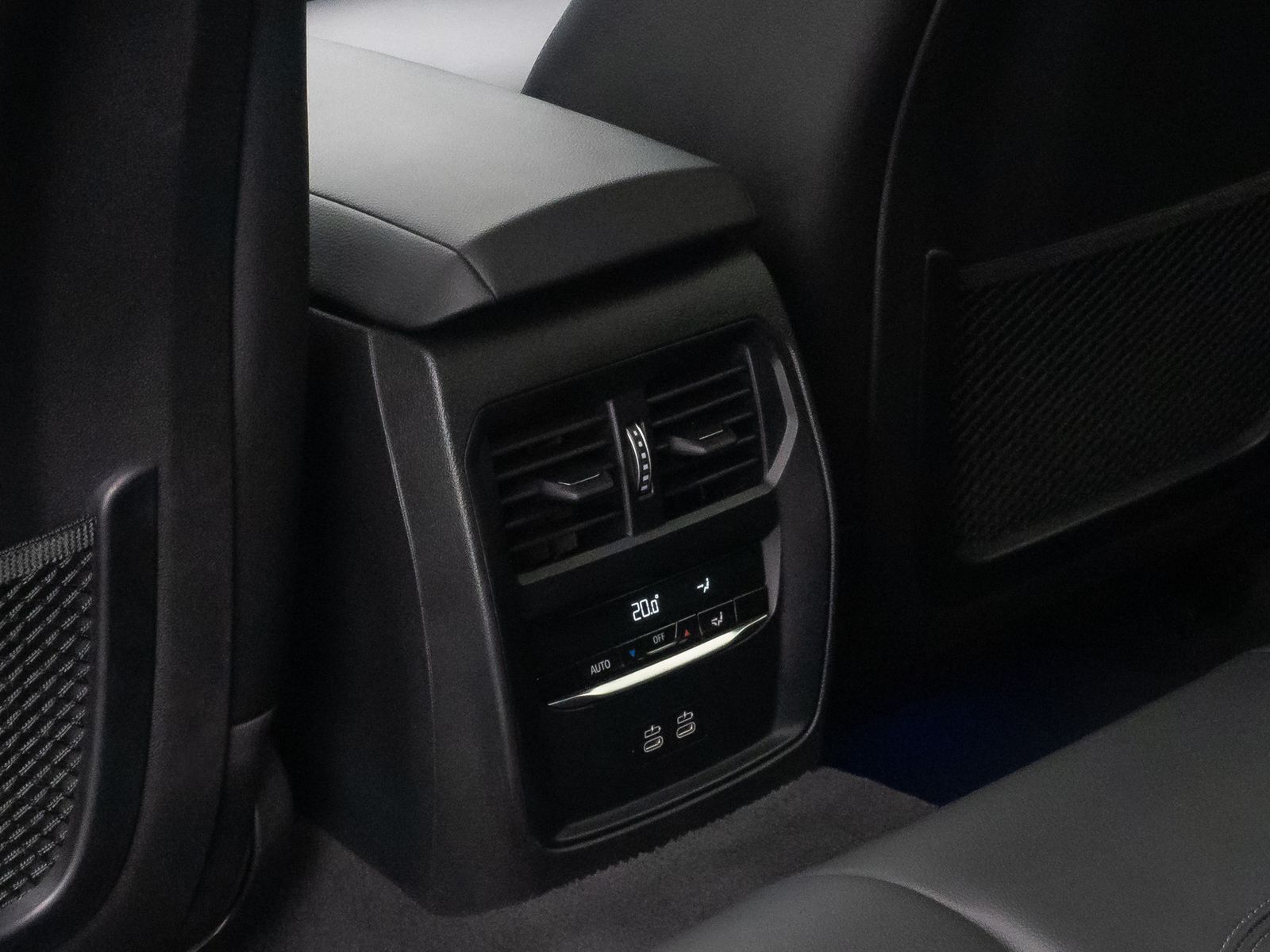 Fahrzeugabbildung BMW 320d xD Sport Line Alarm AHK DAB HiFi DrivAssist