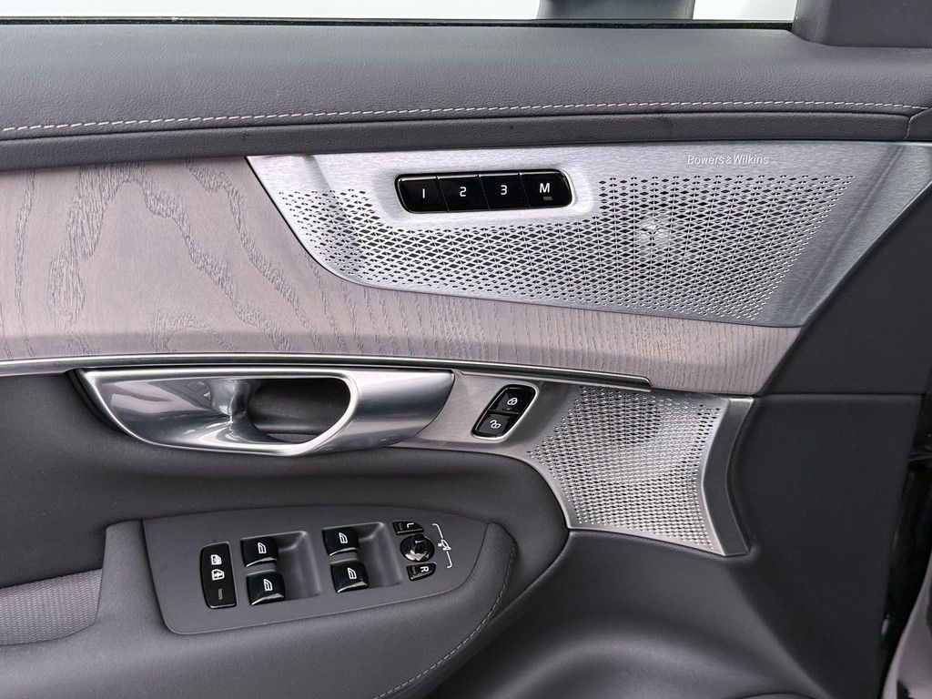 Volvo XC90 T8 AWD Ultra Dark Recharge Plug-In Hybrid foto 13