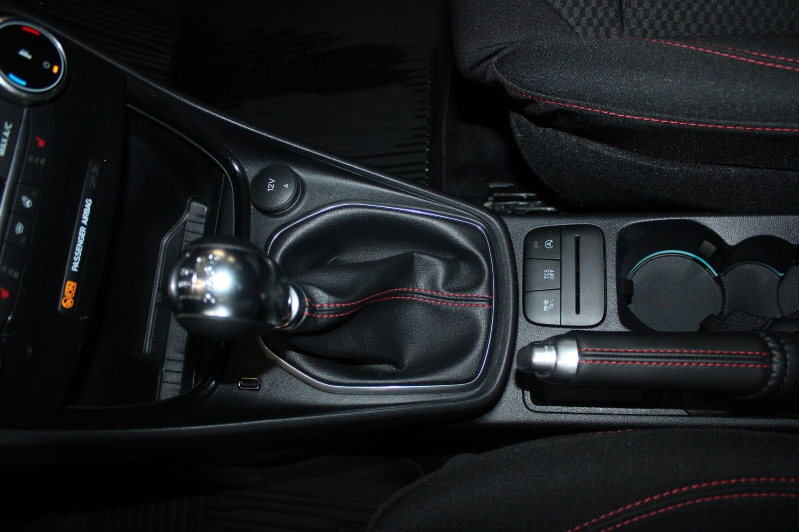 Fahrzeugabbildung Ford Puma MHEV ST-Line LED NAVI Winter Paket PDC 1.Hd