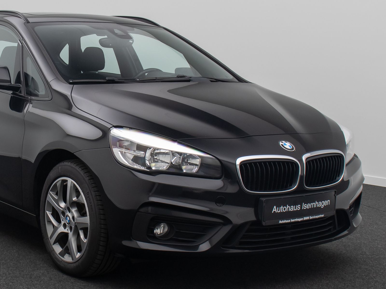 Fahrzeugabbildung BMW 220d Active Tourer HUD NaviPlus H/K Panorama DAB