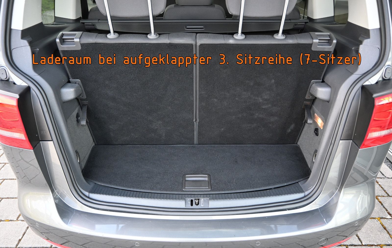 Fahrzeugabbildung Volkswagen Touran 1.2 TSI LIFE °AHK°STANDHEIZ°7-SITZE°
