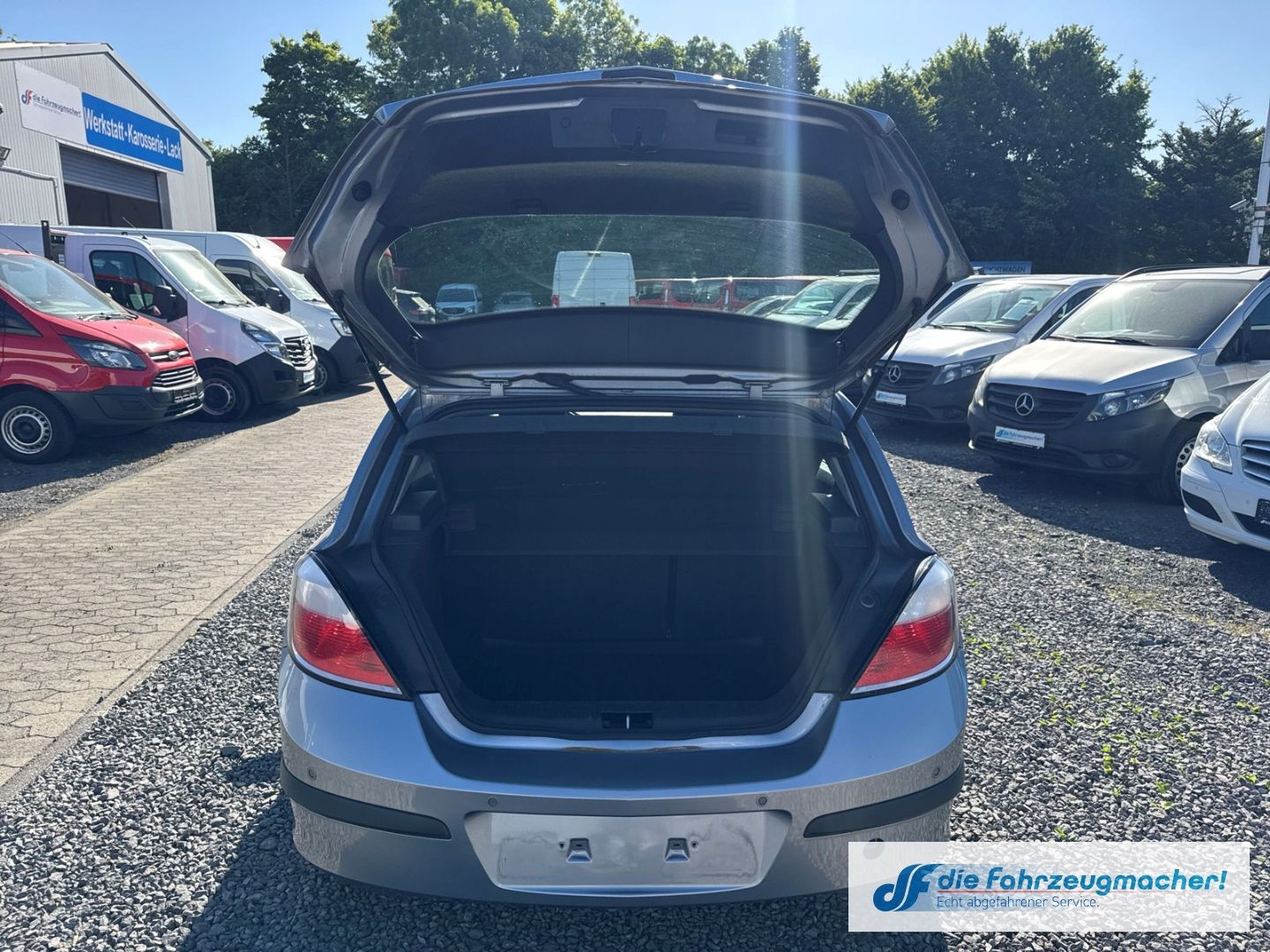 Fahrzeugabbildung Opel Astra H Sport Temp PDC HÄNDLER AUTO Alu Sportfah