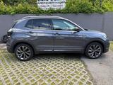Volkswagen T-Cross 1.5 TSI R-Line DSG Navi LED App 8xAlu - Volkswagen T-Cross: R Line