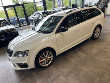 Skoda Octavia Combi RS *TEMPOMAT*NAVI*AHK*BI-XENON*