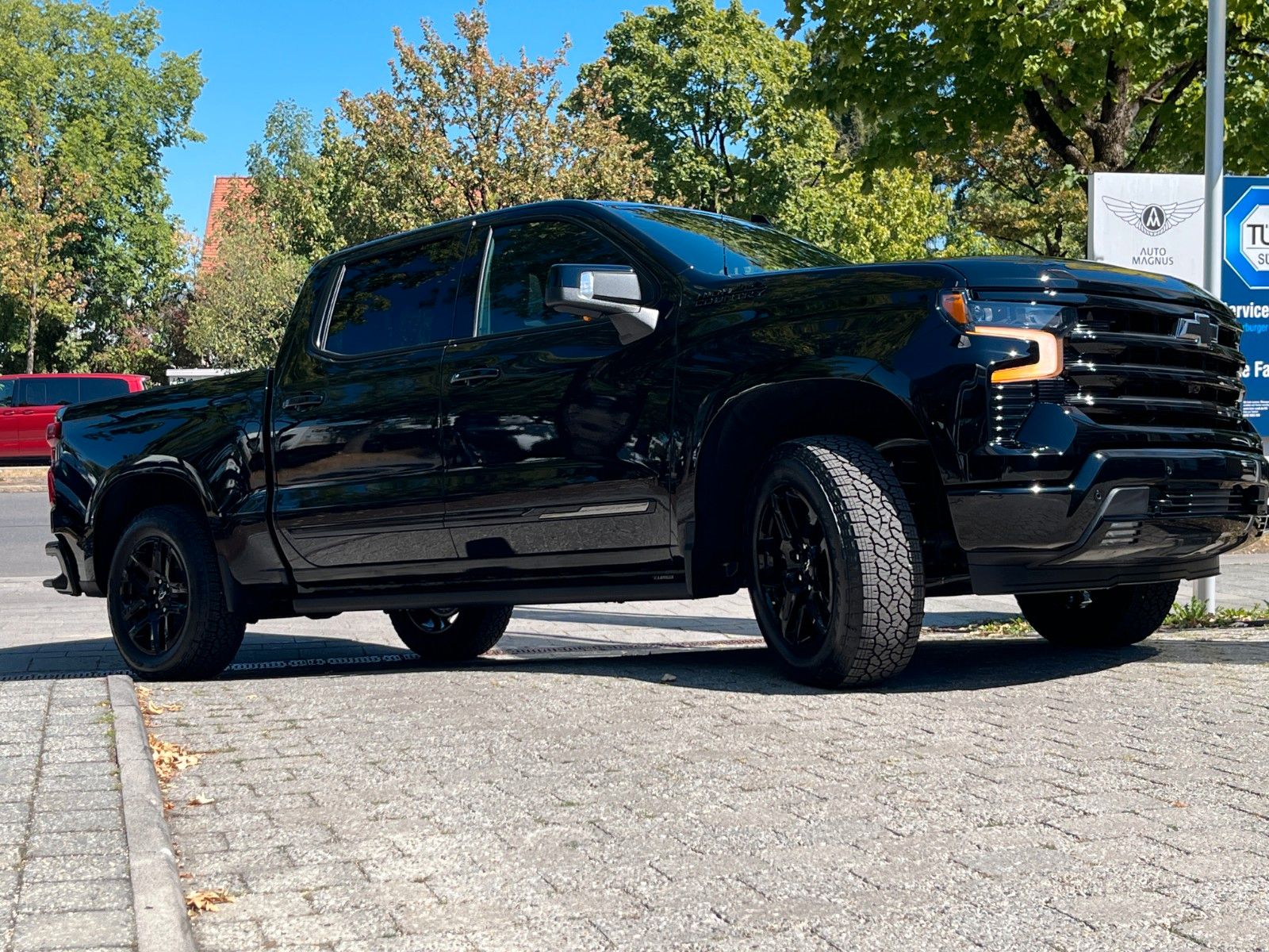 Fahrzeugabbildung Chevrolet Silverado 6.2 V8 High Country Midnight*LPG*360°