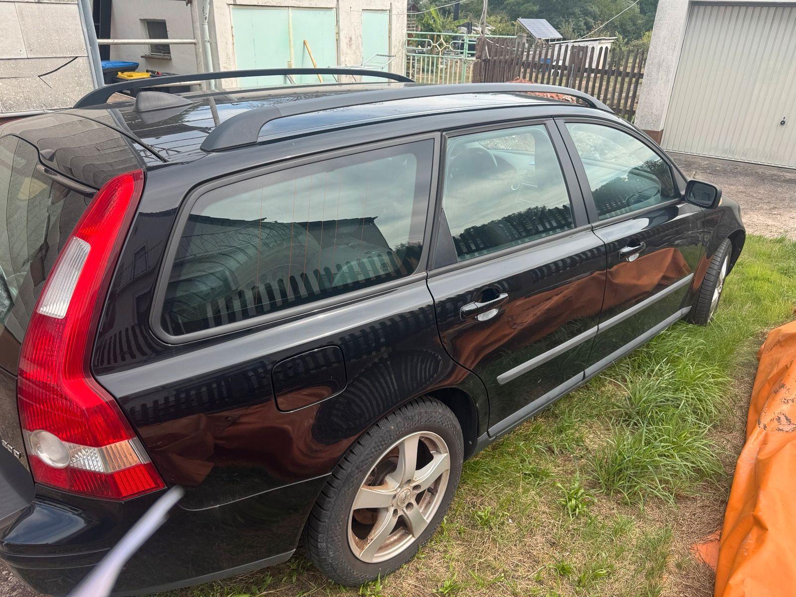 Volvo V50 2006 — engine 135 HP (99kW)