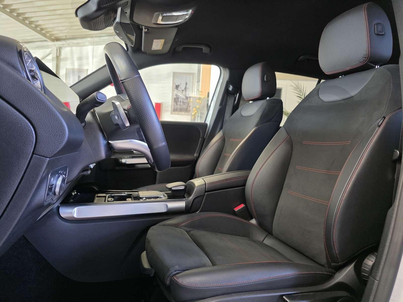 Fahrzeugabbildung Mercedes-Benz GLB 250 AMG Line 4Matic//Night/MBux/Sound/Ahk...