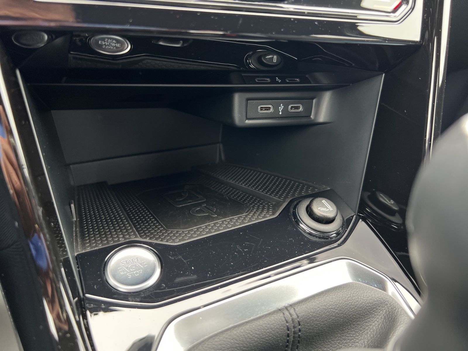 T-Roc R-Line 1.5 TSI DSG AHK*Navi*ACC*LED