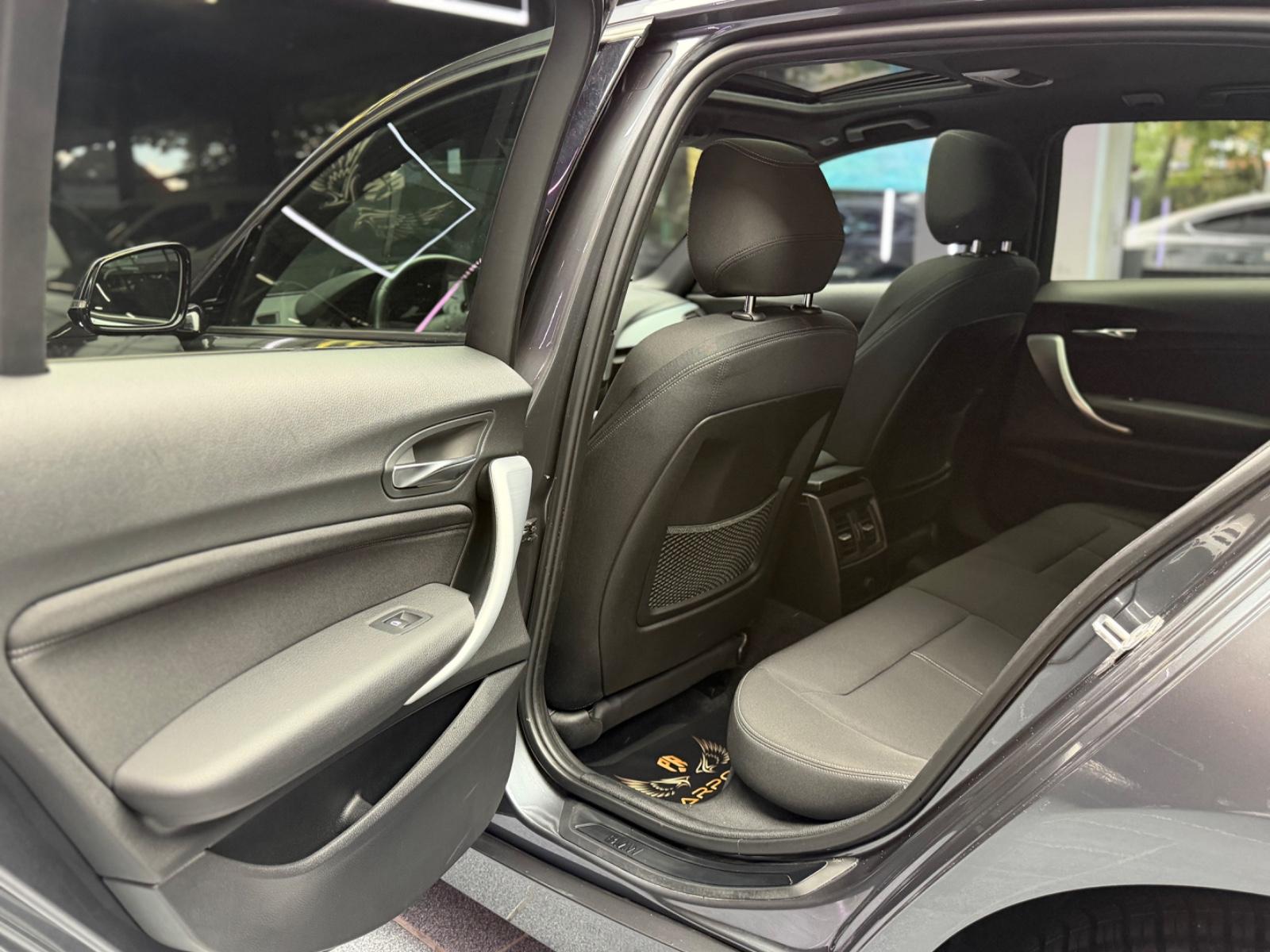 BMW 120d Limousine Sport/Bi-Xenon/CAM/S-Dach/BT