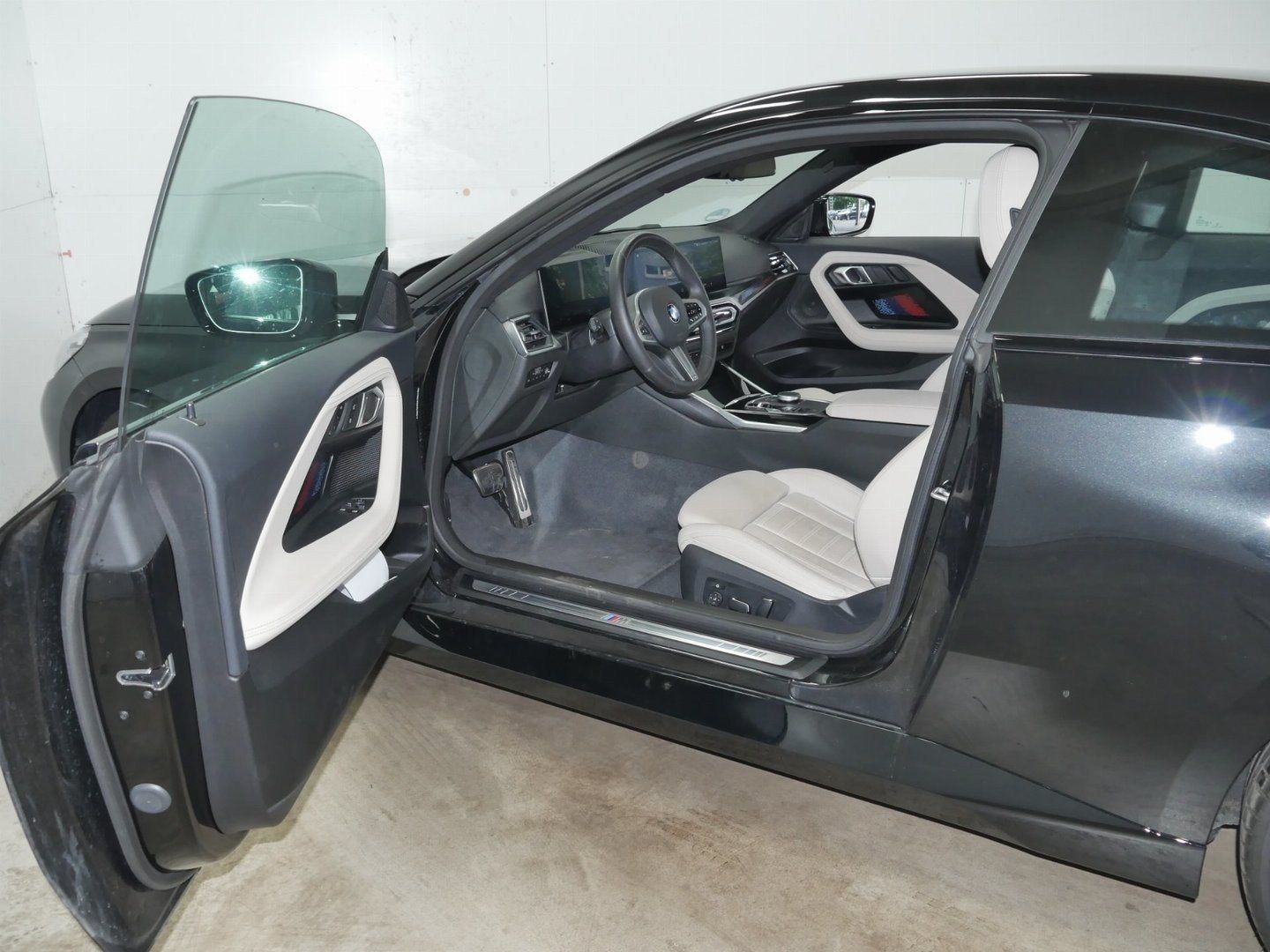 Fahrzeugabbildung BMW 220i Adaptiver LED-Scheinwerfer, Sitzheizung