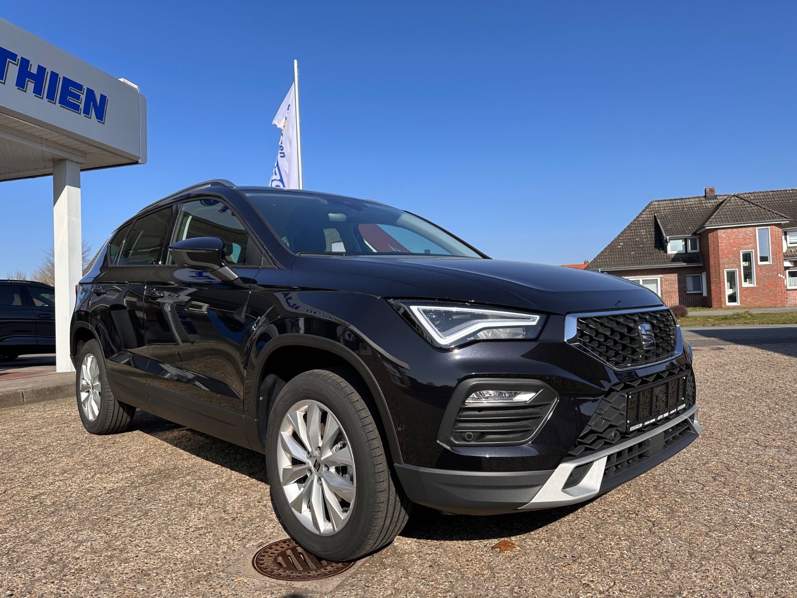 Fahrzeugabbildung SEAT Ateca 1.5 TSI Style DSG AHK/Navi/ACC/LED/SHZ/APP