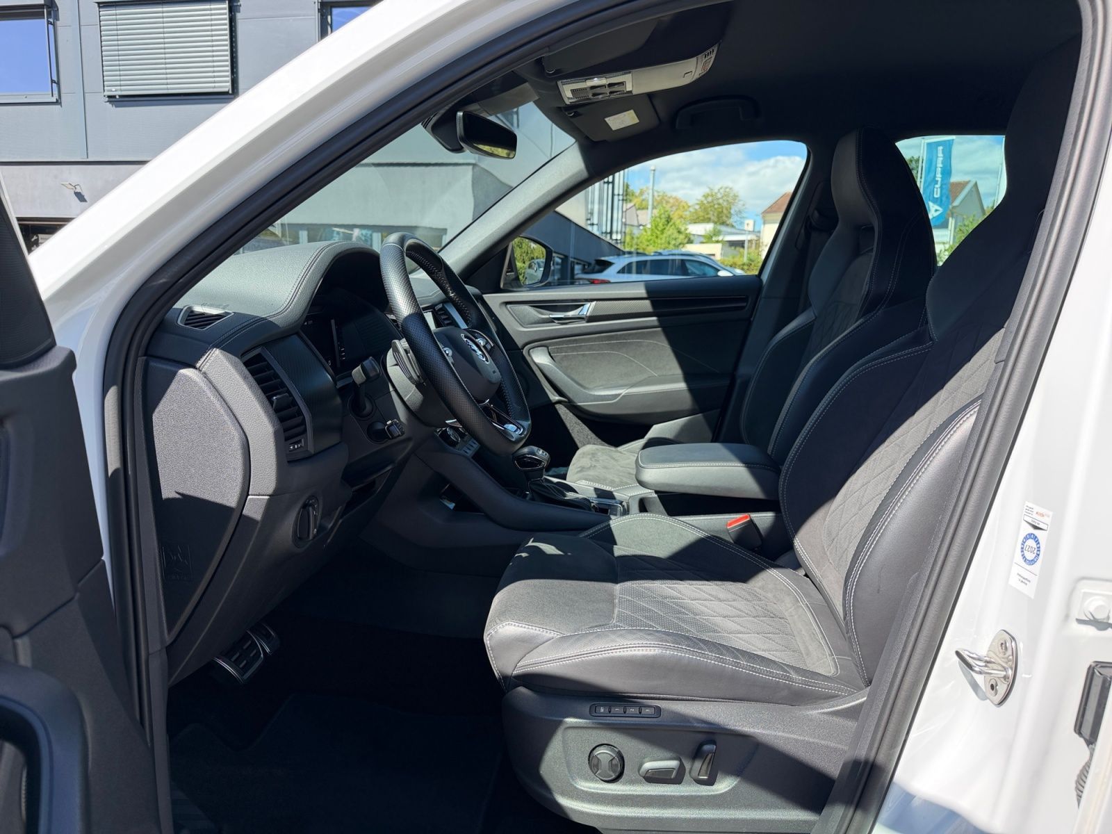 Skoda Kodiaq 2.0TDI Sportline 4x4 DSG Navi AHK LED Sta foto 10