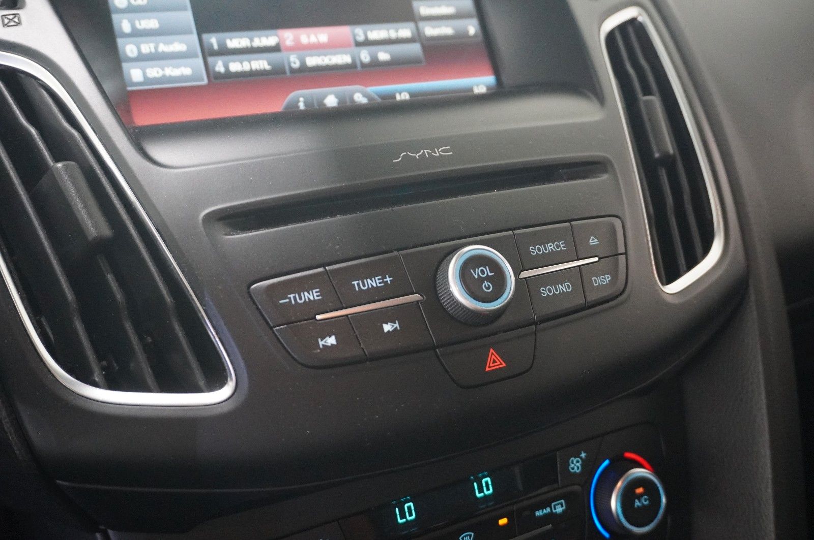 Fahrzeugabbildung Ford Focus Turnier 1.5D BUISNESS NAVI/LED/SH/PDC/TEMP