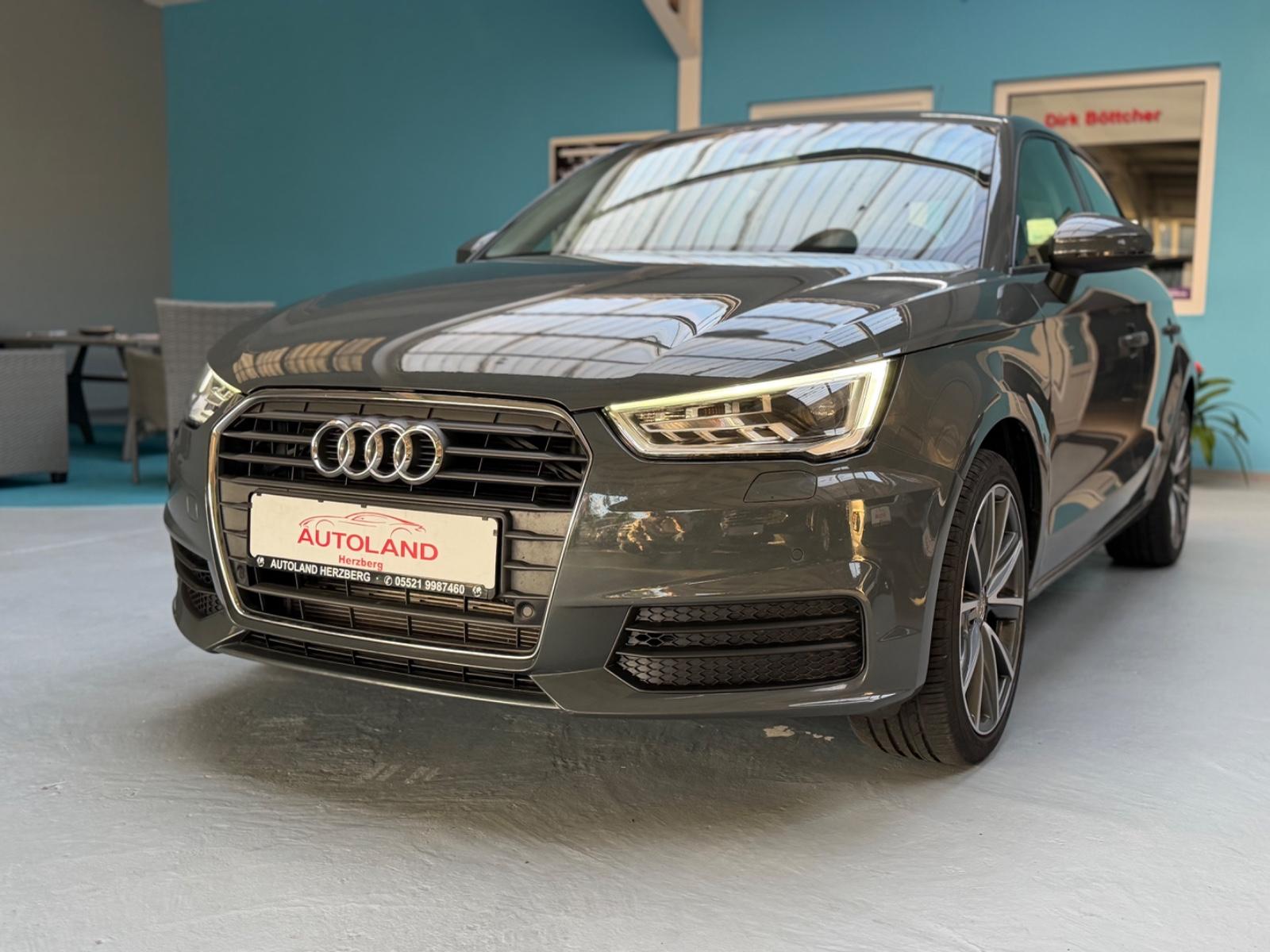Audi A1 Sportback basis NAVI PDC