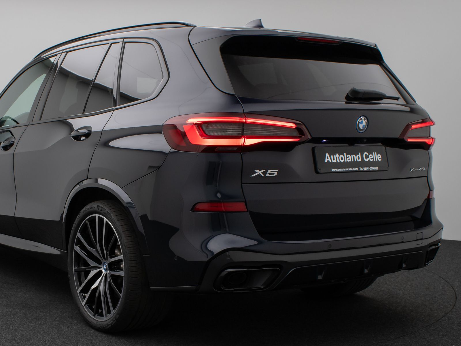 Fahrzeugabbildung BMW X5 xD45e M Sport Kamera Laser HUD DAB HiFi ACC