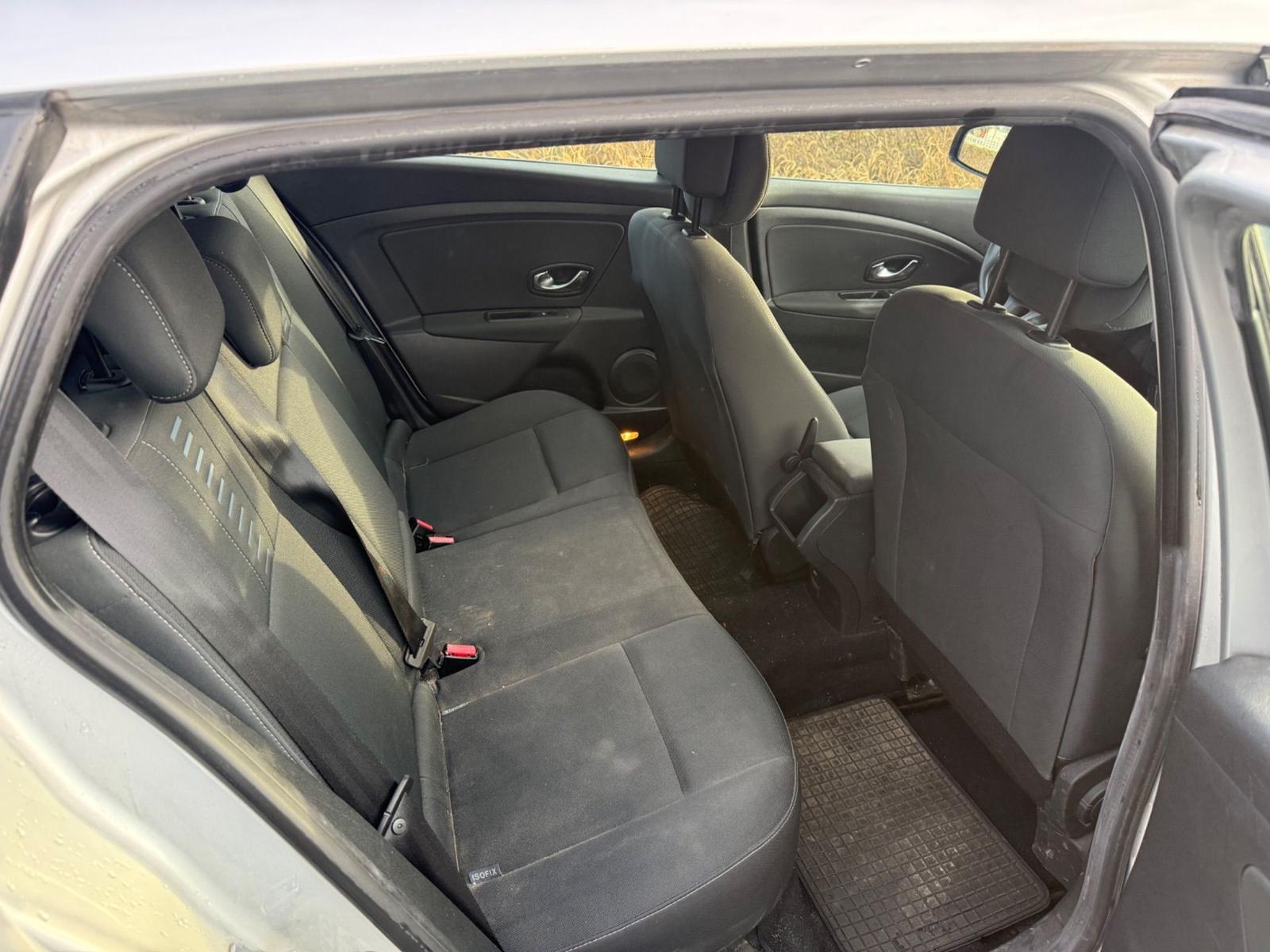 Renault Megane 2010 — photo 15