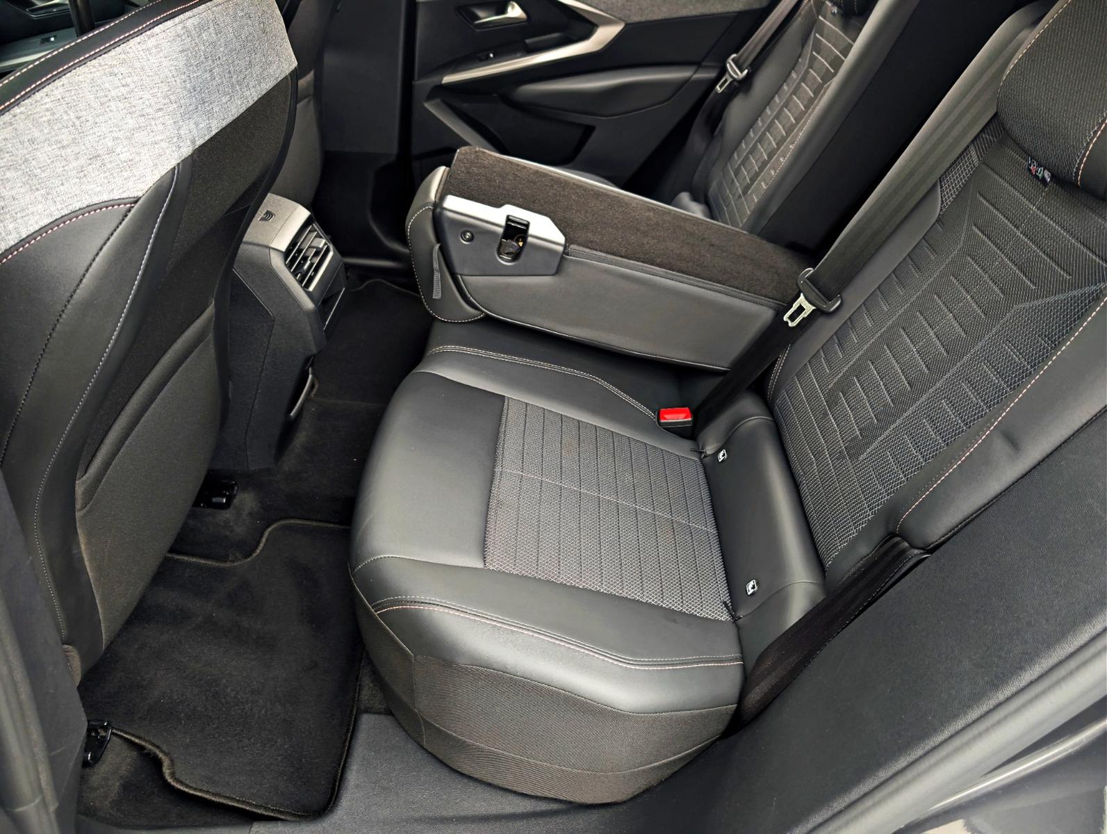 Peugeot 3008 Hybrid 136 Allure| Full LED|Induktionsladen