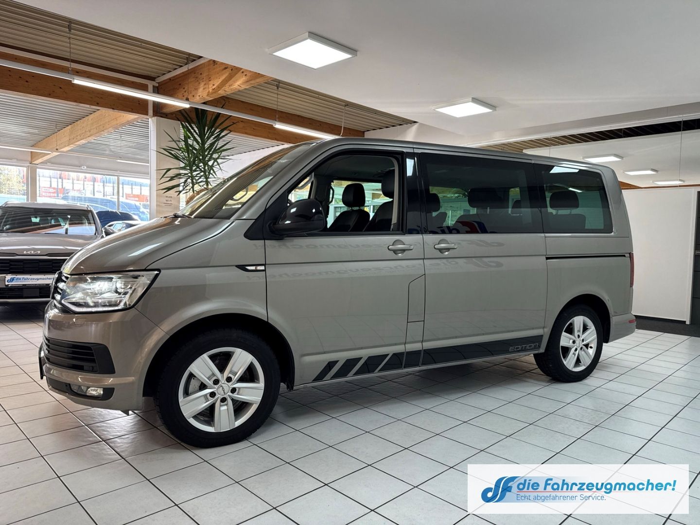 Fahrzeugabbildung Volkswagen T6 Multivan 4Motion Edition StandHZG Navi Leder