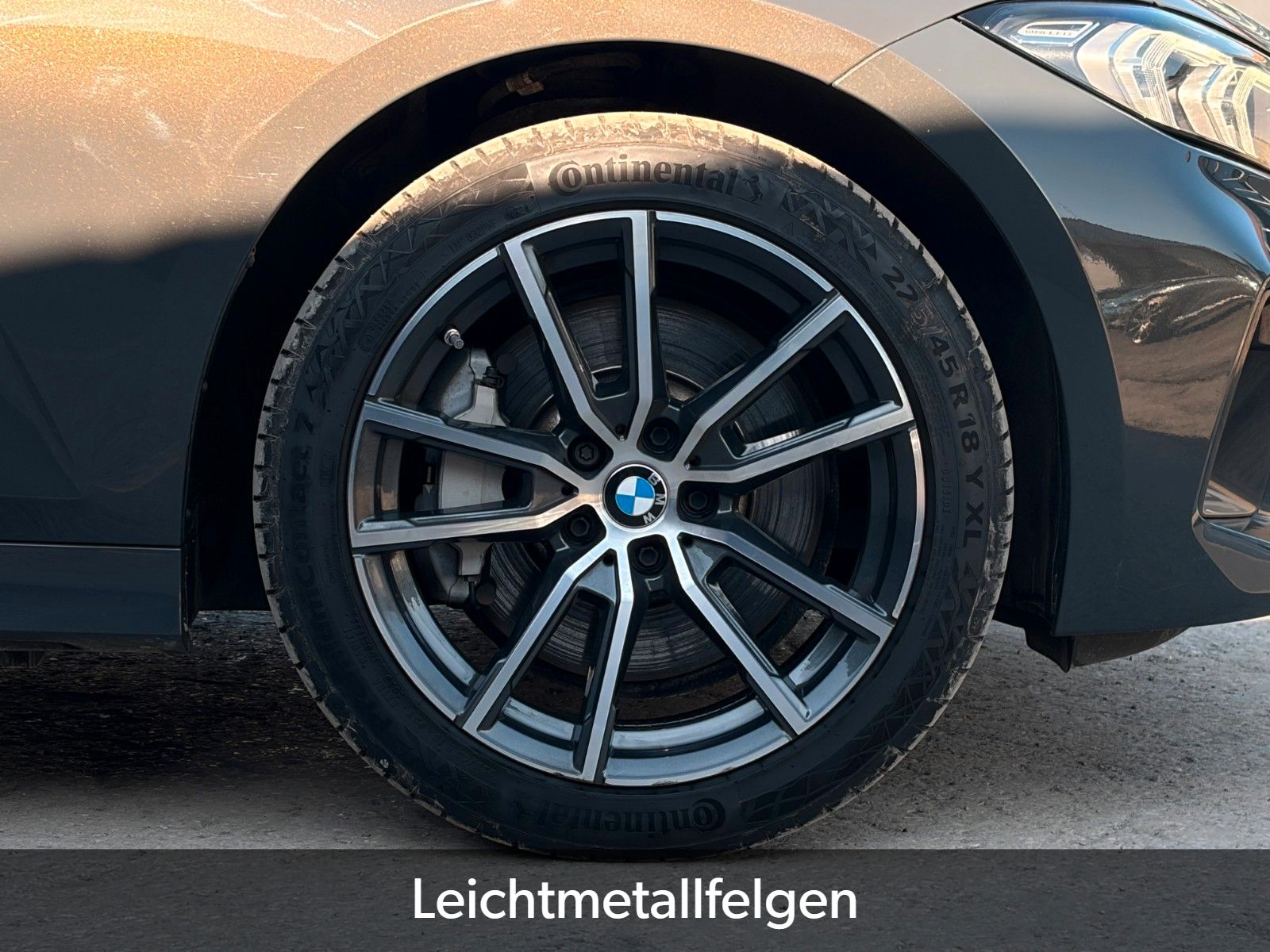Fahrzeugabbildung BMW 330i Touring LEDER AKUSTIK PANO LED HiFi CarPlay