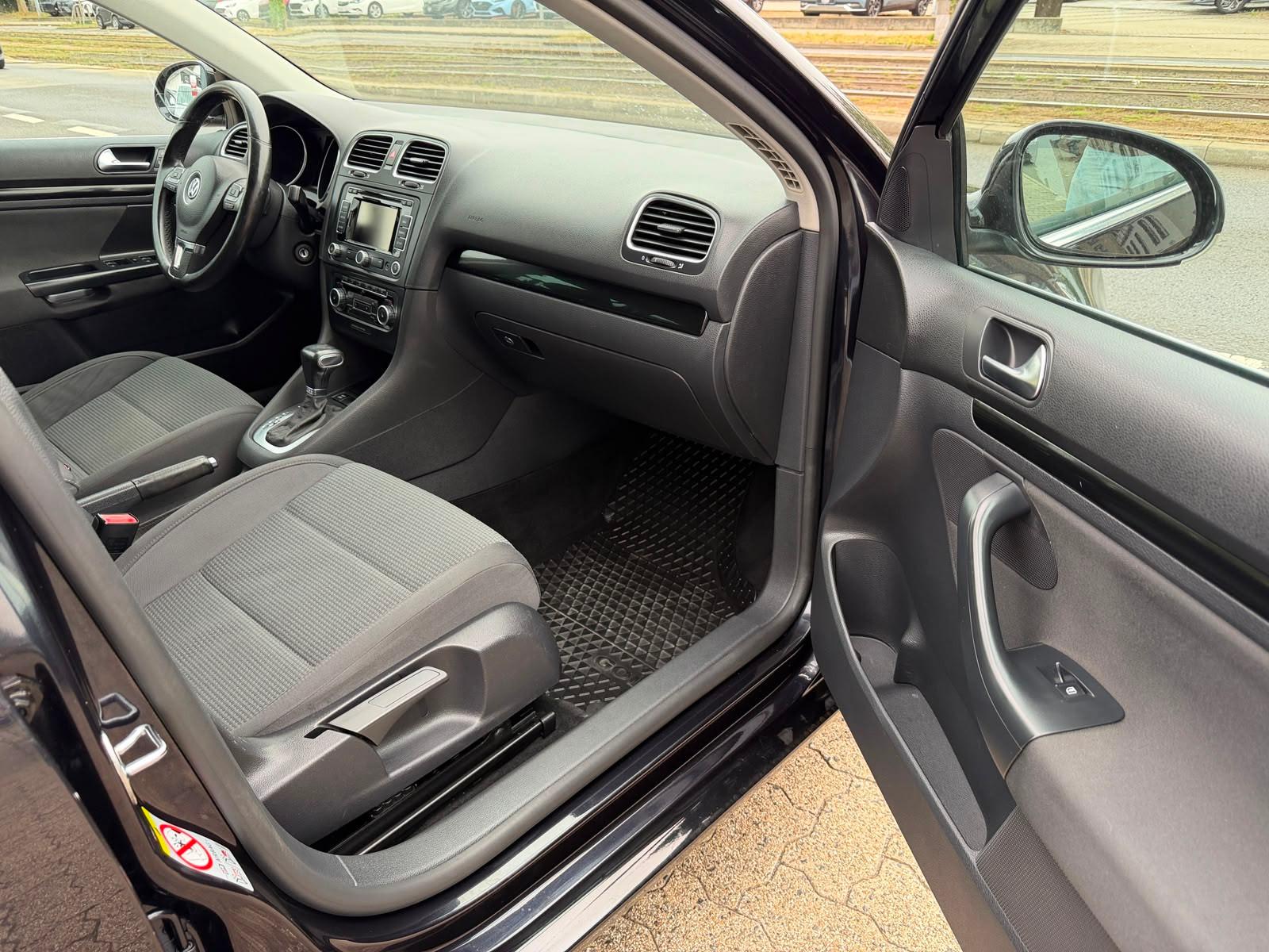 Volkswagen Golf 2009 — photo 17