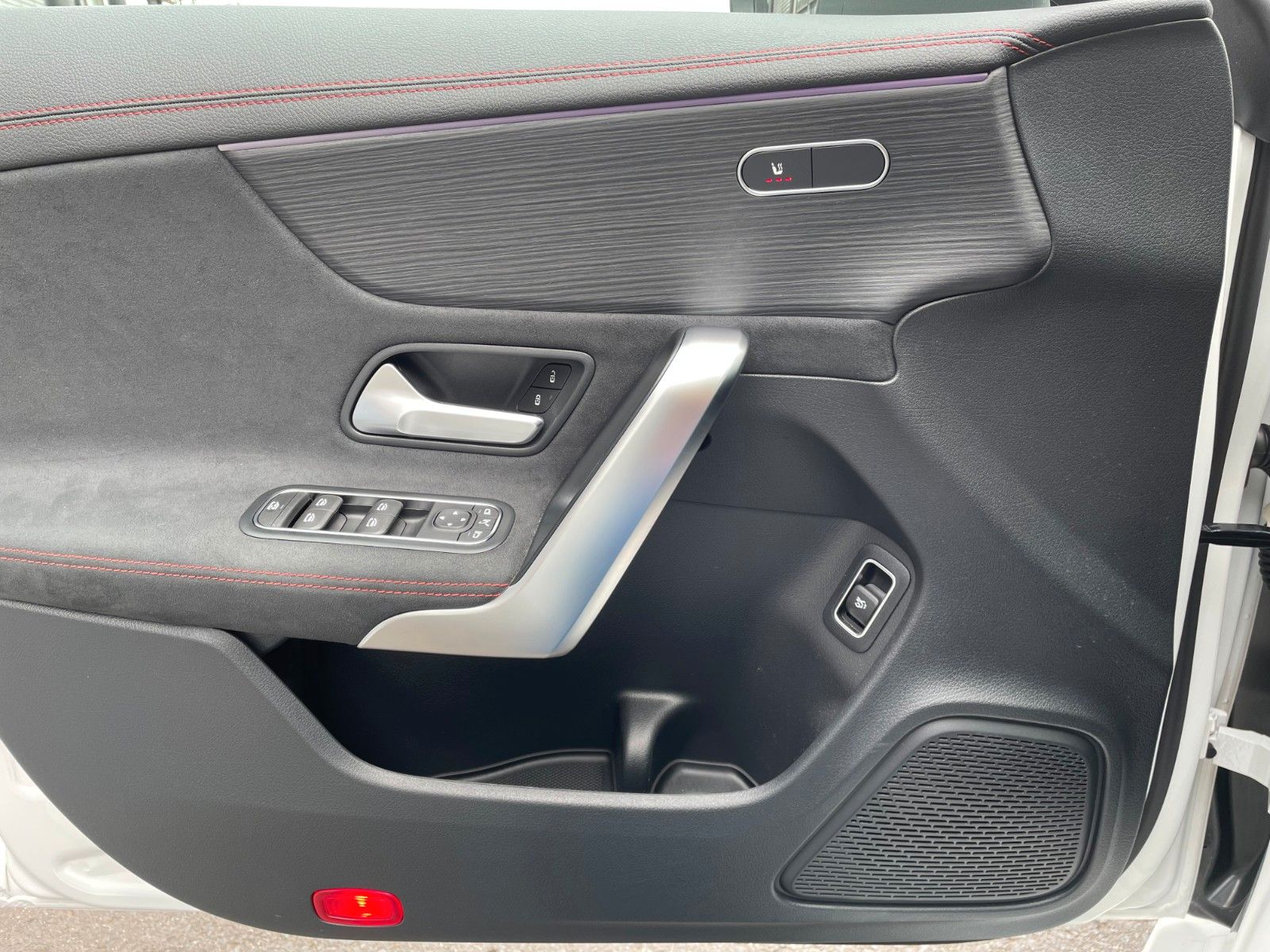 Fahrzeugabbildung Mercedes-Benz CLA 200 AMG Pano+R-Kamera+19"+TOTW+DISTR+MULITBE