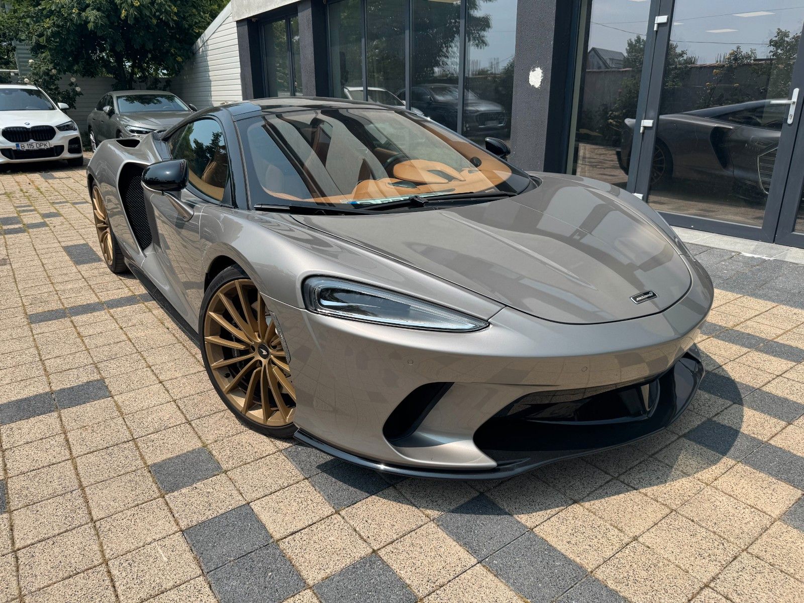 MCLAREN GT